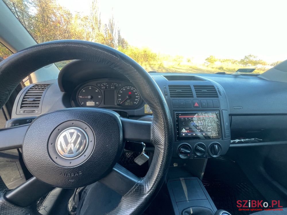 2005' Volkswagen Polo photo #6