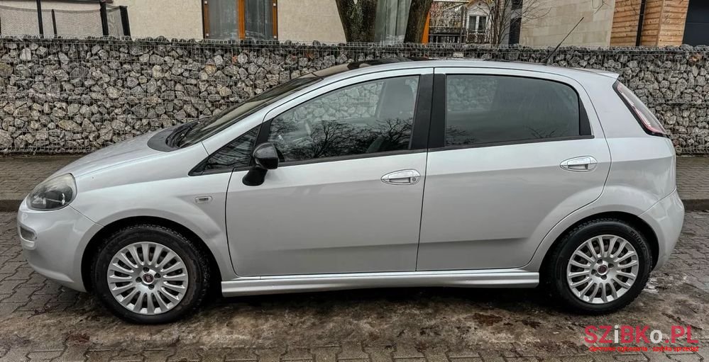 2013' Fiat Punto Evo photo #2