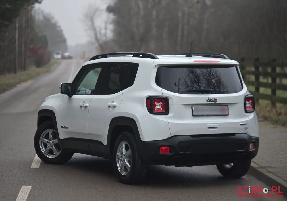 2019' Jeep Renegade photo #2