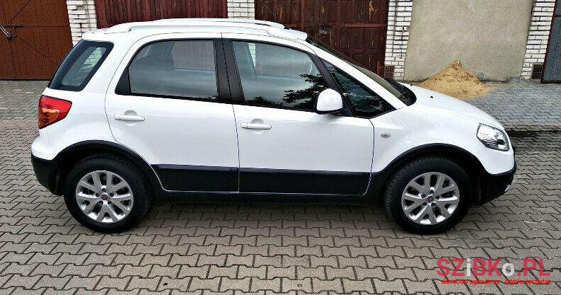 2011' Fiat Sedici photo #1