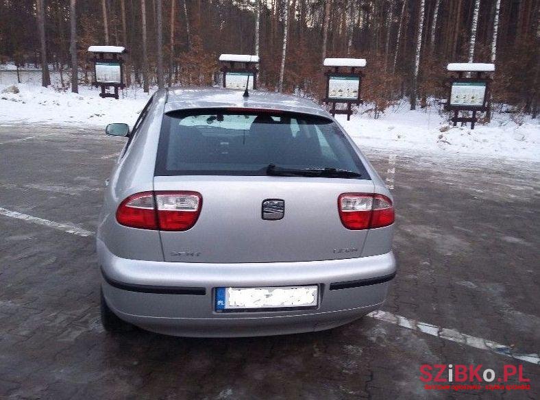 2002' SEAT Leon photo #1
