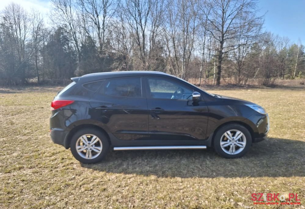 2011' Hyundai ix35 photo #6