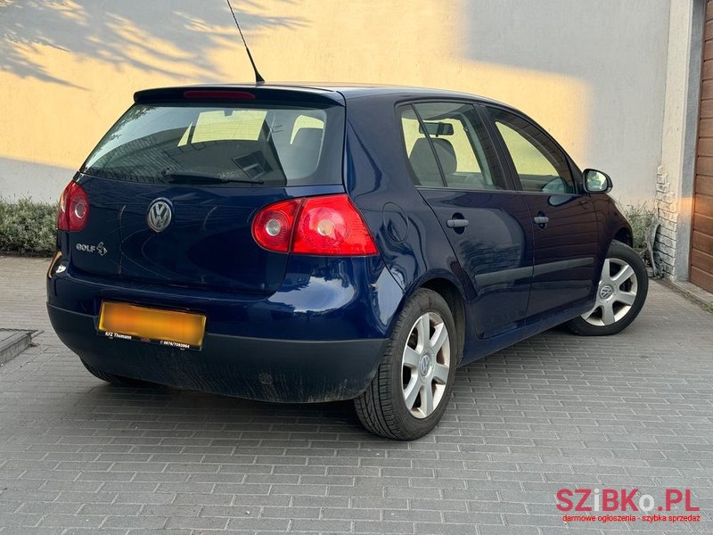 2008' Volkswagen Golf photo #4