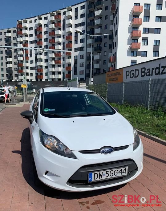 2011' Ford Fiesta photo #6