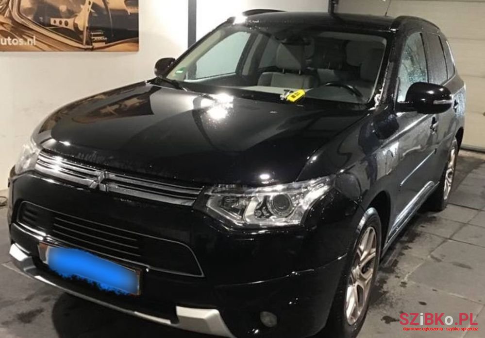 2014' Mitsubishi Outlander 2.0 2Wd Cvt Invite photo #1