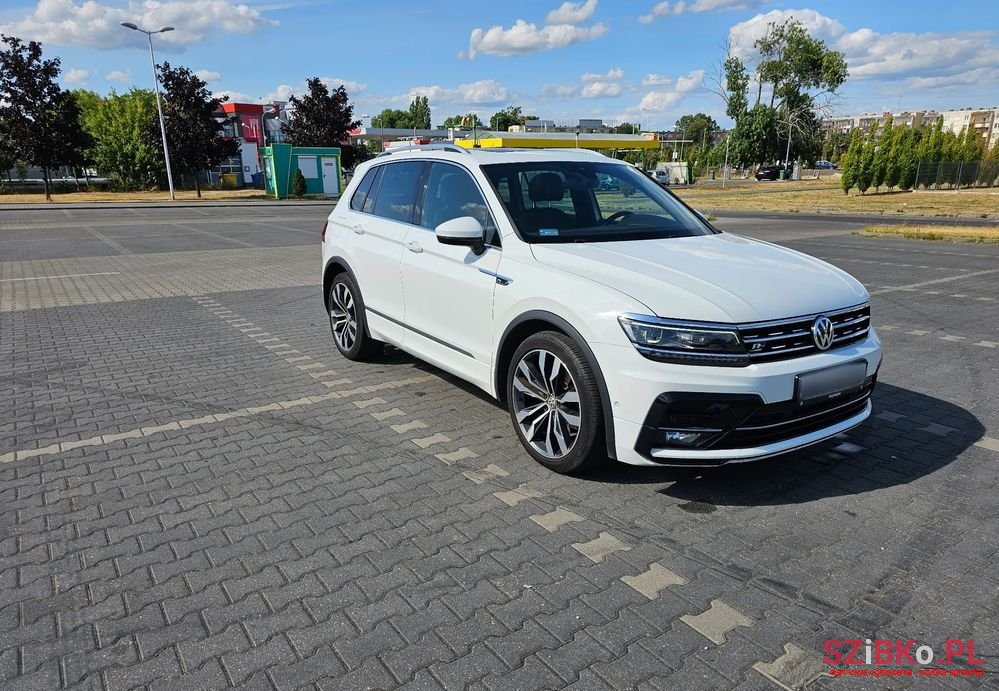 2017' Volkswagen Tiguan photo #1