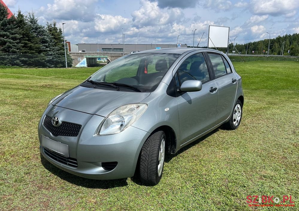 2007' Toyota Yaris 1.0 Terra A/C photo #1