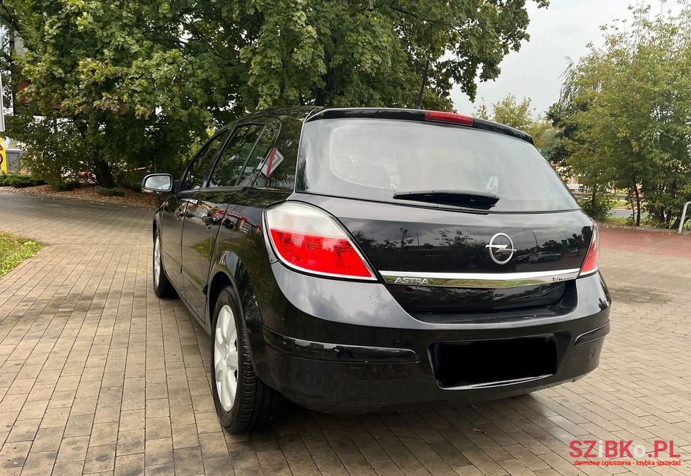 2005' Opel Astra photo #4