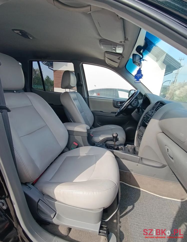 2005' Hyundai Santa Fe photo #3