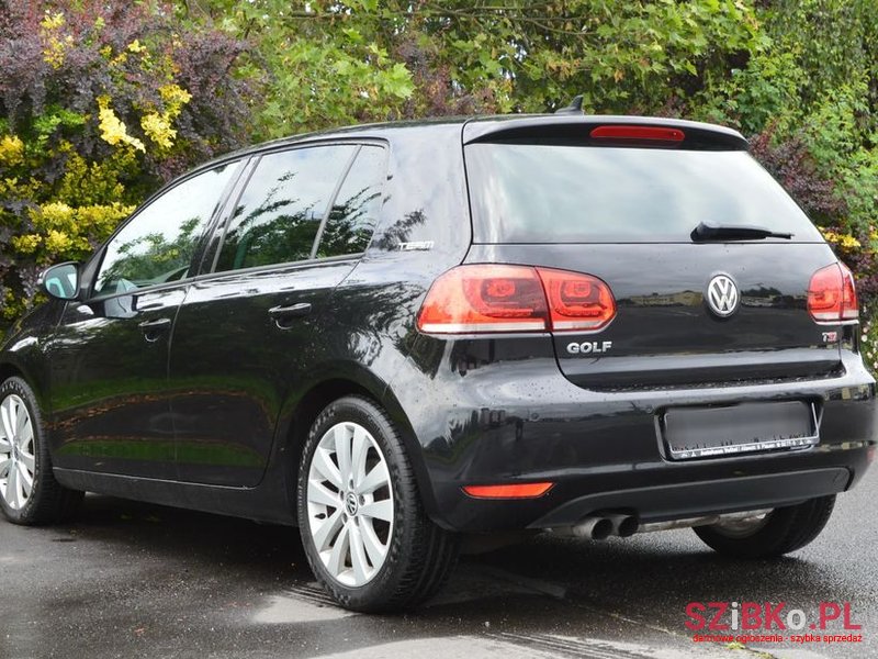 2010' Volkswagen Golf photo #3