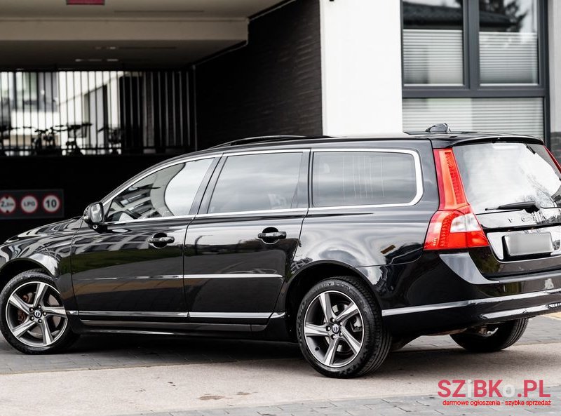 2011' Volvo V70 D3 photo #3