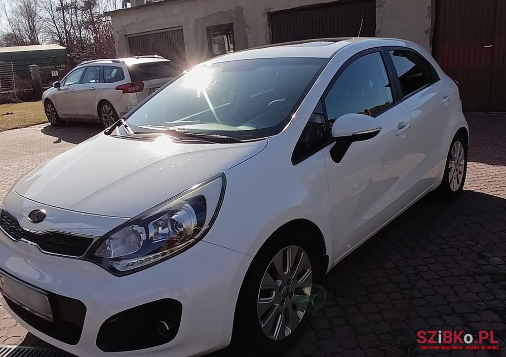 2012' Kia Rio photo #3