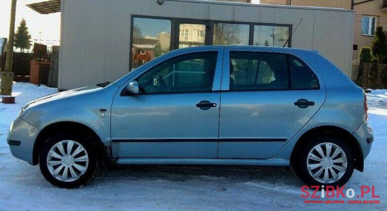 2001' Skoda Fabia photo #1