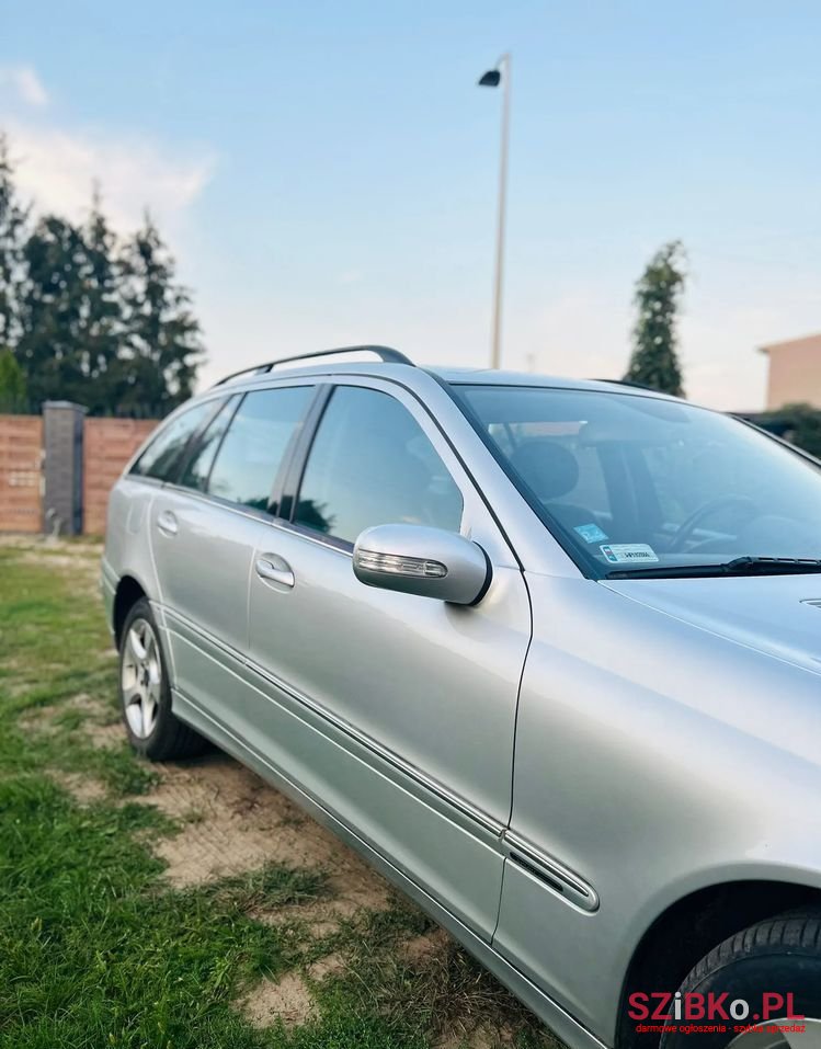 2006' Mercedes-Benz C-Class 200 T photo #3