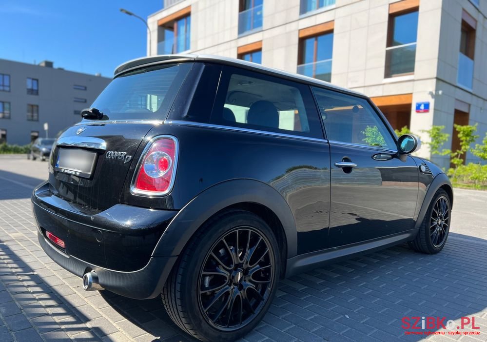 2011' MINI Cooper D photo #2