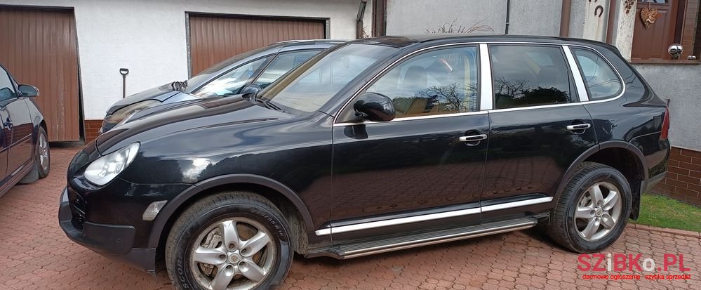 2005' Porsche Cayenne photo #4