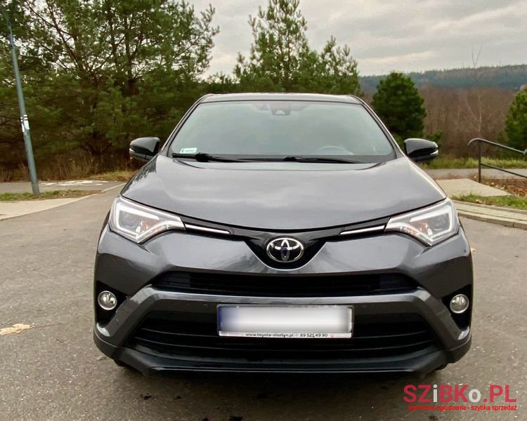 2018' Toyota RAV4 2.0 Premium 4X4 photo #4