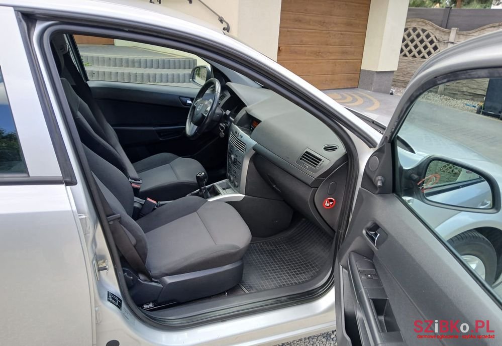 2010' Opel Astra 1.6 photo #6