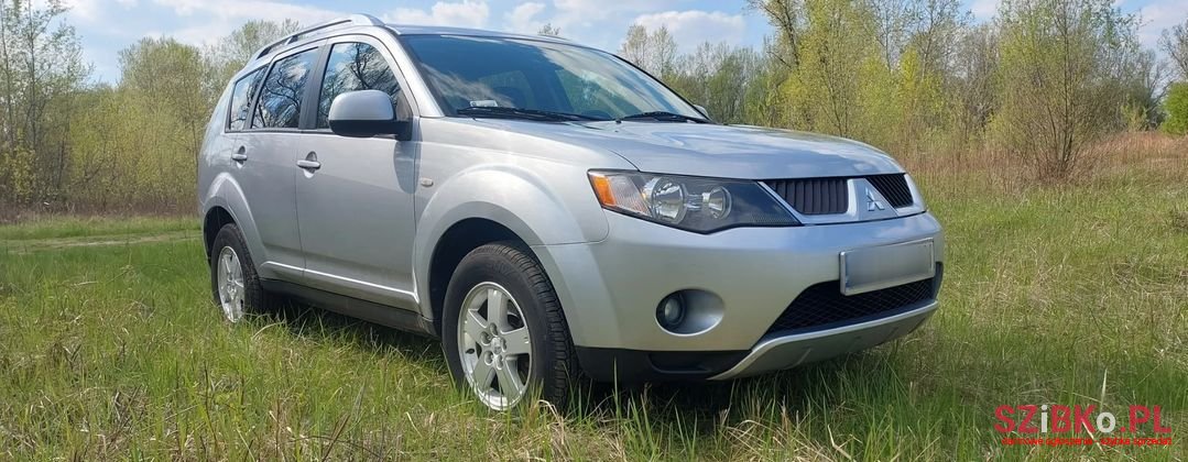 2008' Mitsubishi Outlander photo #4