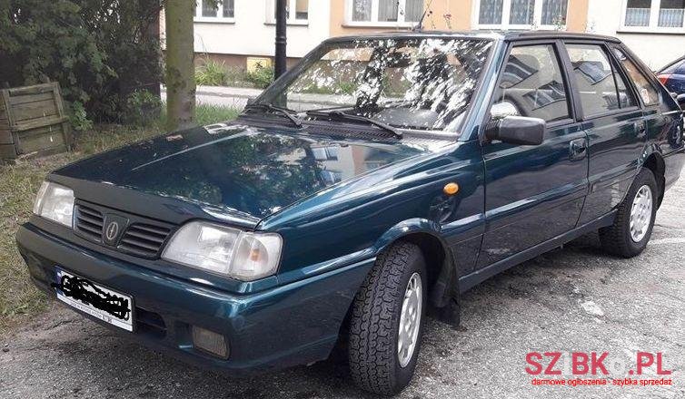 2001' FSO Caro Plus photo #1