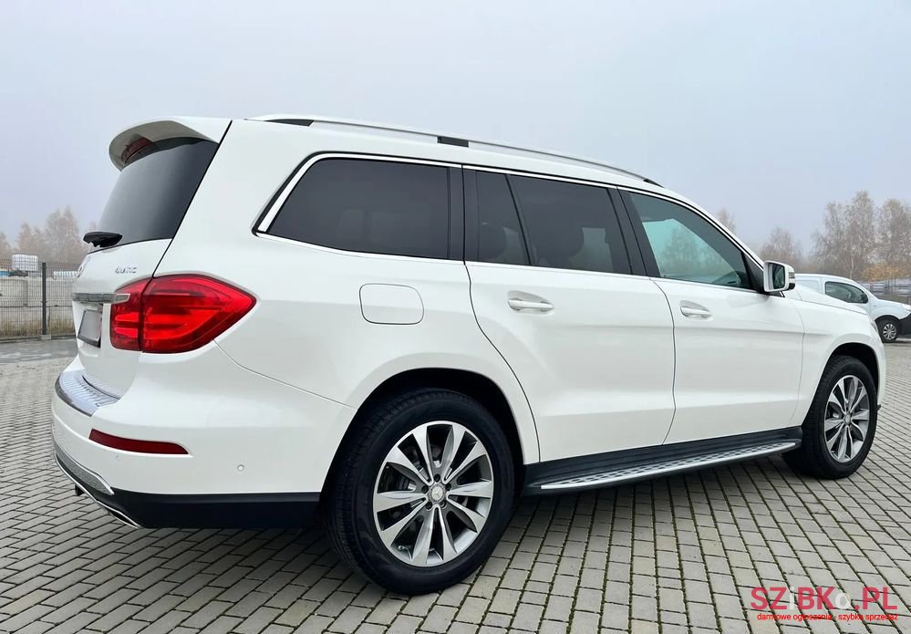 2016' Mercedes-Benz GL 400 photo #6
