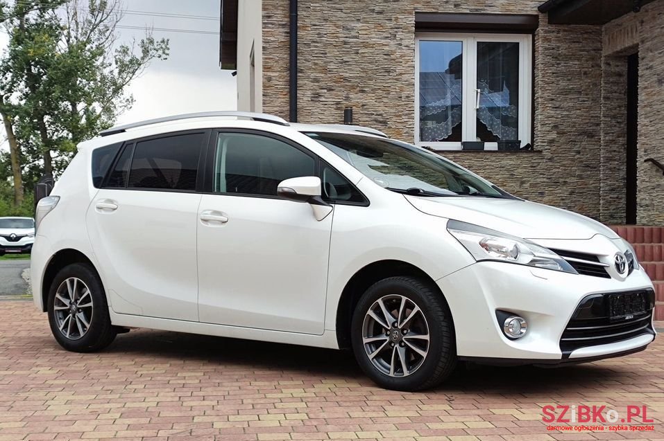 2014' Toyota Verso photo #2