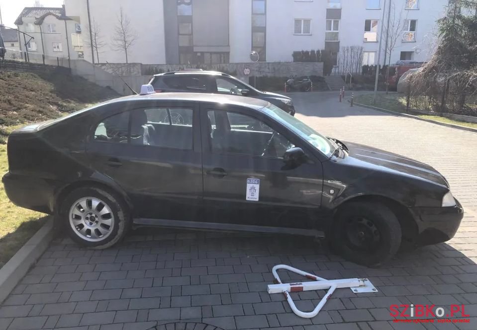 2004' Skoda Octavia photo #2