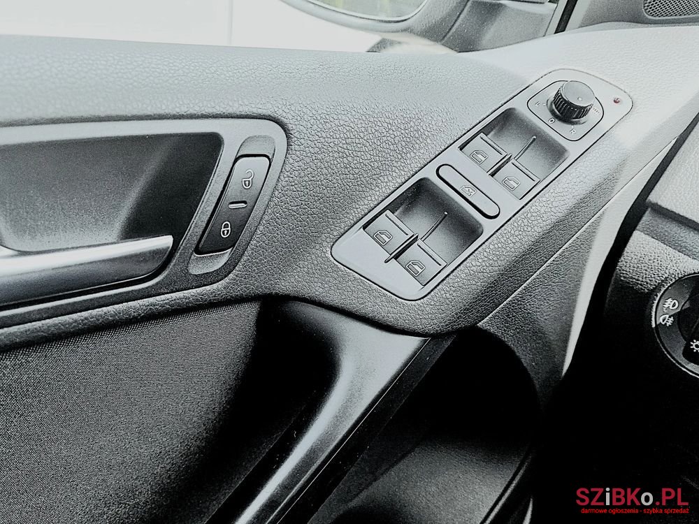 2010' Volkswagen Tiguan photo #5