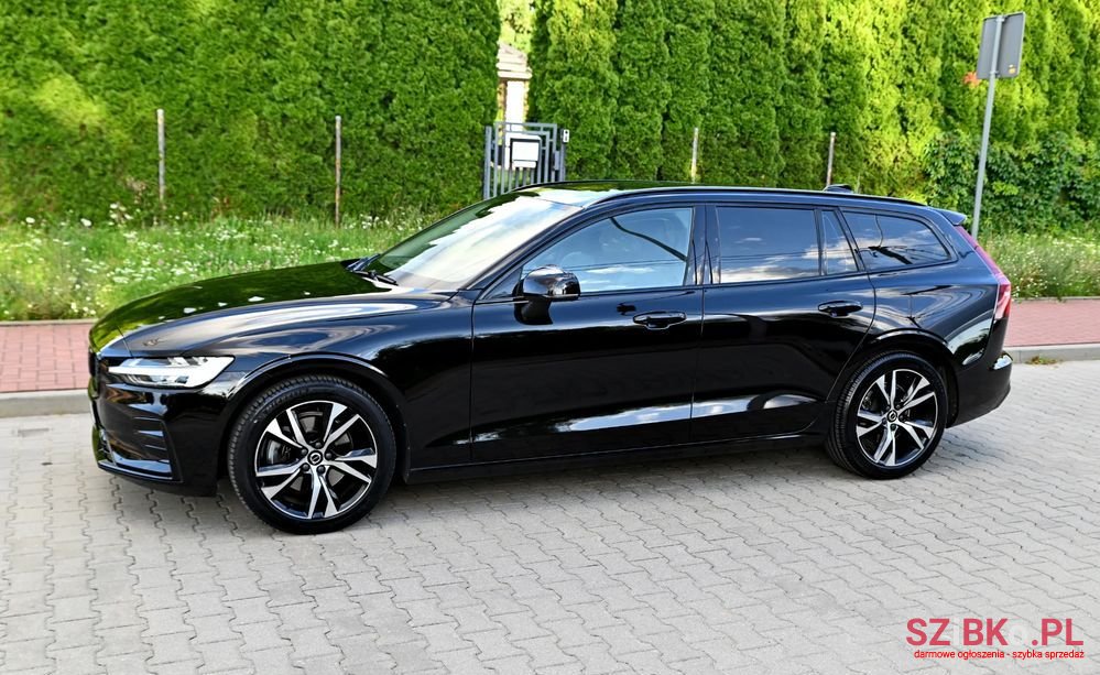 2023' Volvo V60 B3 B photo #5