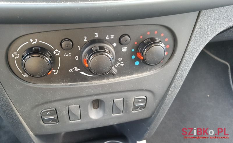 2016' Dacia Sandero photo #1