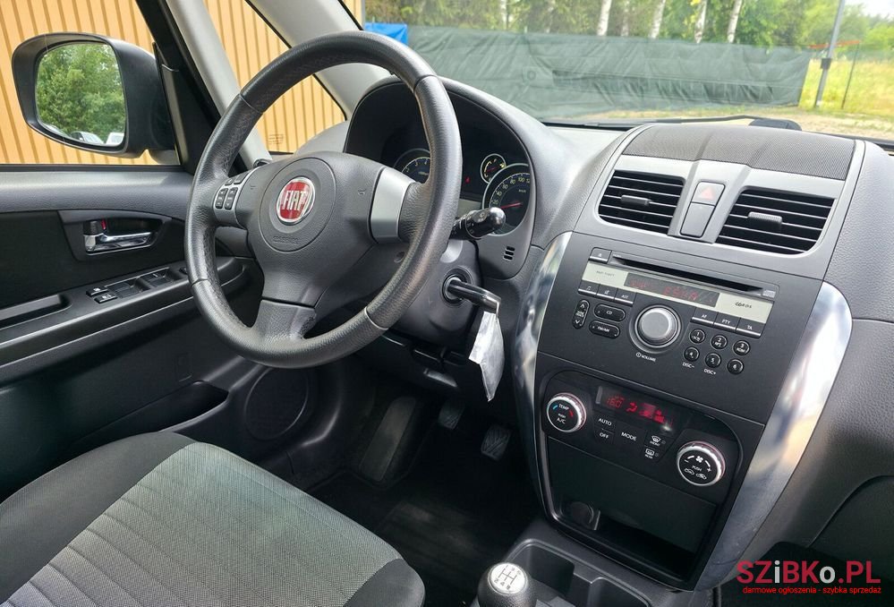 2012' Fiat Sedici photo #6