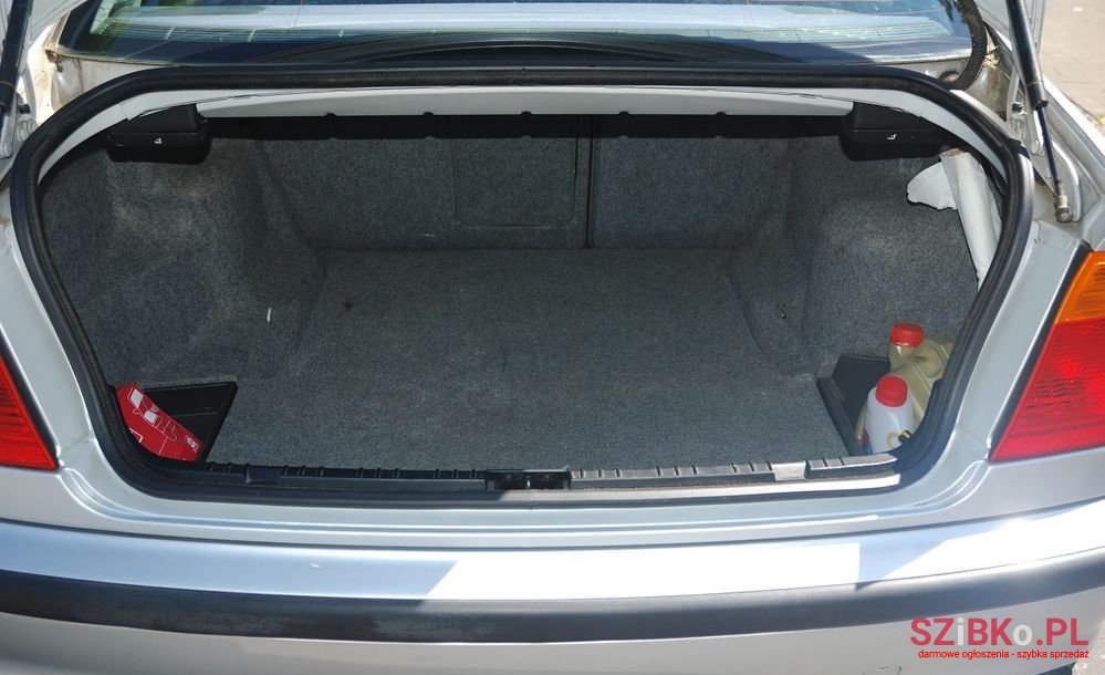 2000' BMW 3 Series 316I photo #2