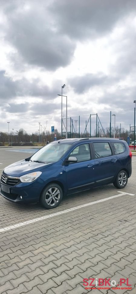 2015' Dacia Lodgy 1.2 Tce Laureate photo #1