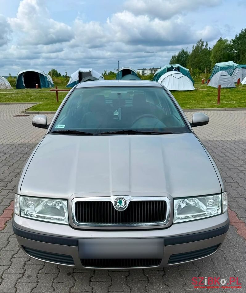 2010' Skoda Octavia 1.6 Tour photo #2