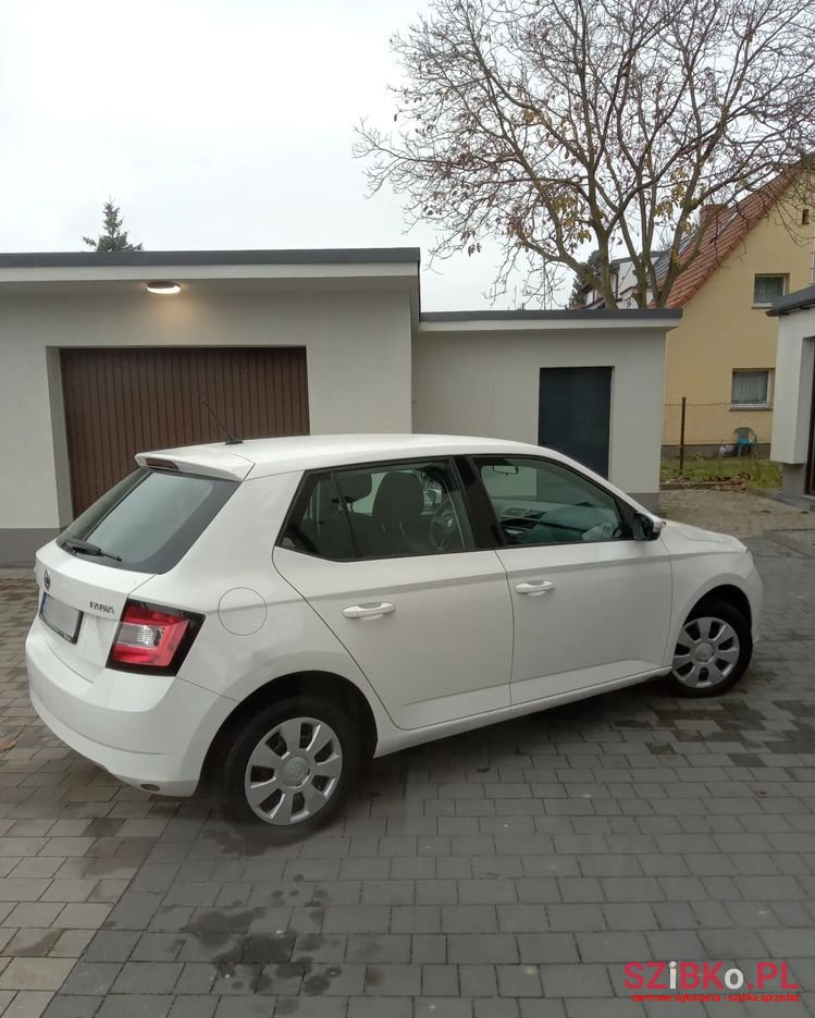 2016' Skoda Fabia 1.0 Active photo #4