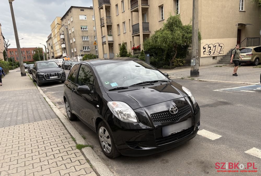 2006' Toyota Yaris 1.0 Luna A/C photo #1