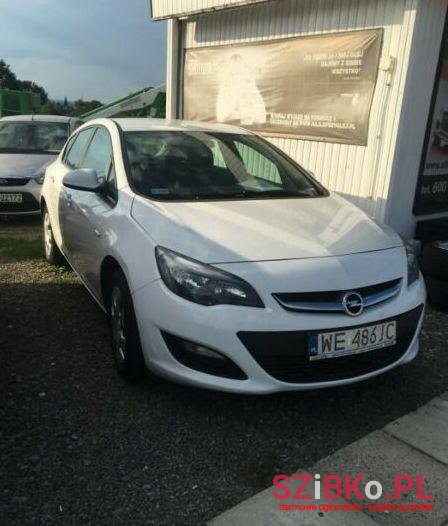 2014' Opel Astra photo #1