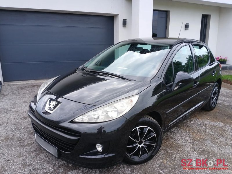 2011' Peugeot 207 1.4 Presence photo #1