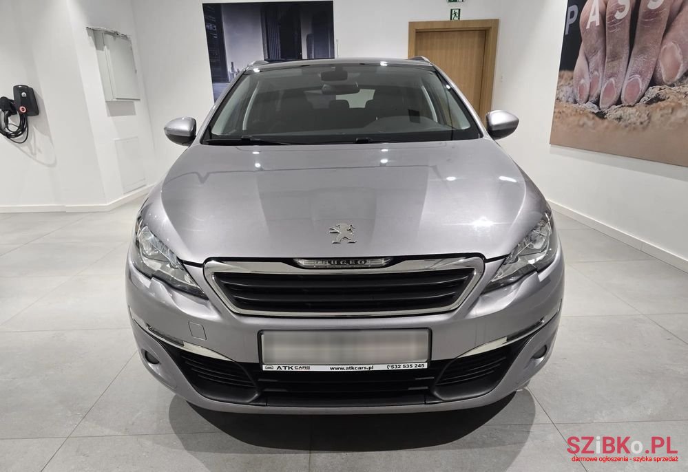 2017' Peugeot 308 Sw photo #2