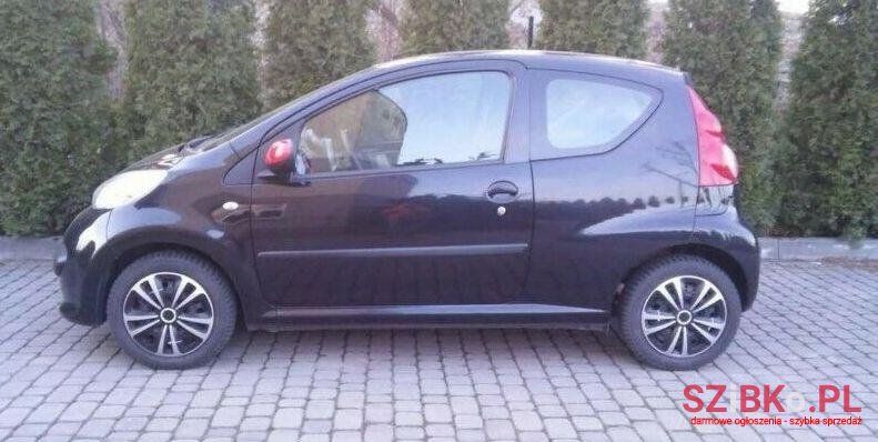 2006' Peugeot 107 photo #1