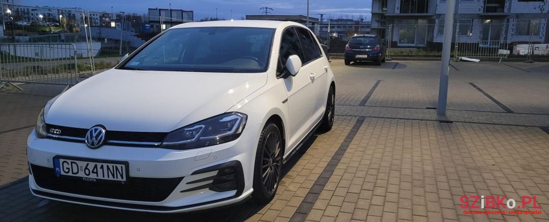 2017' Volkswagen Golf photo #1