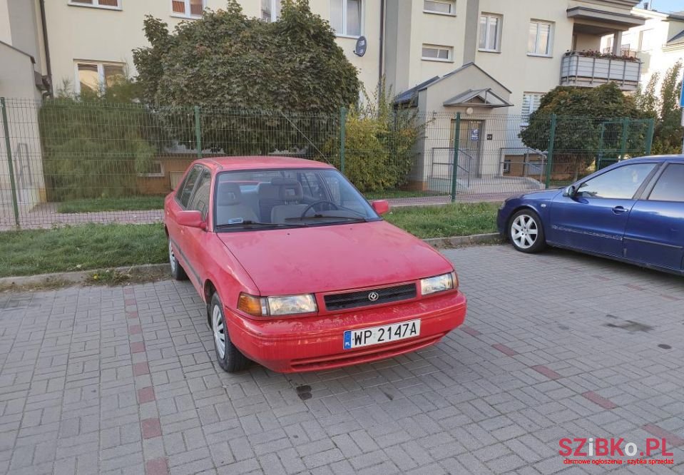 1995' Mazda 323 photo #3