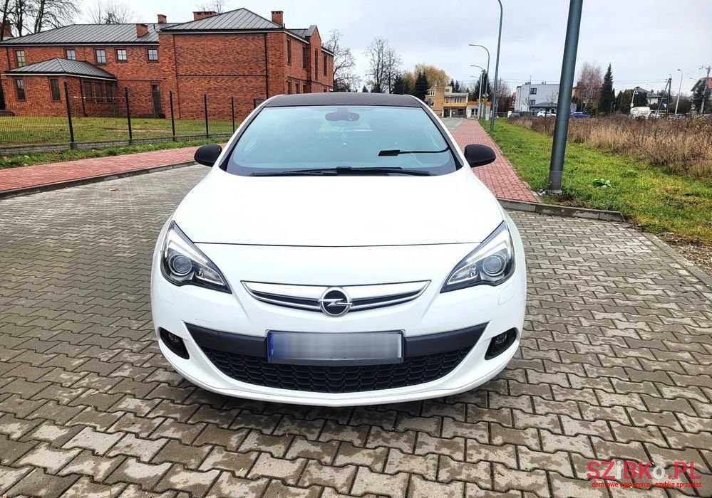 2014' Opel Astra photo #5