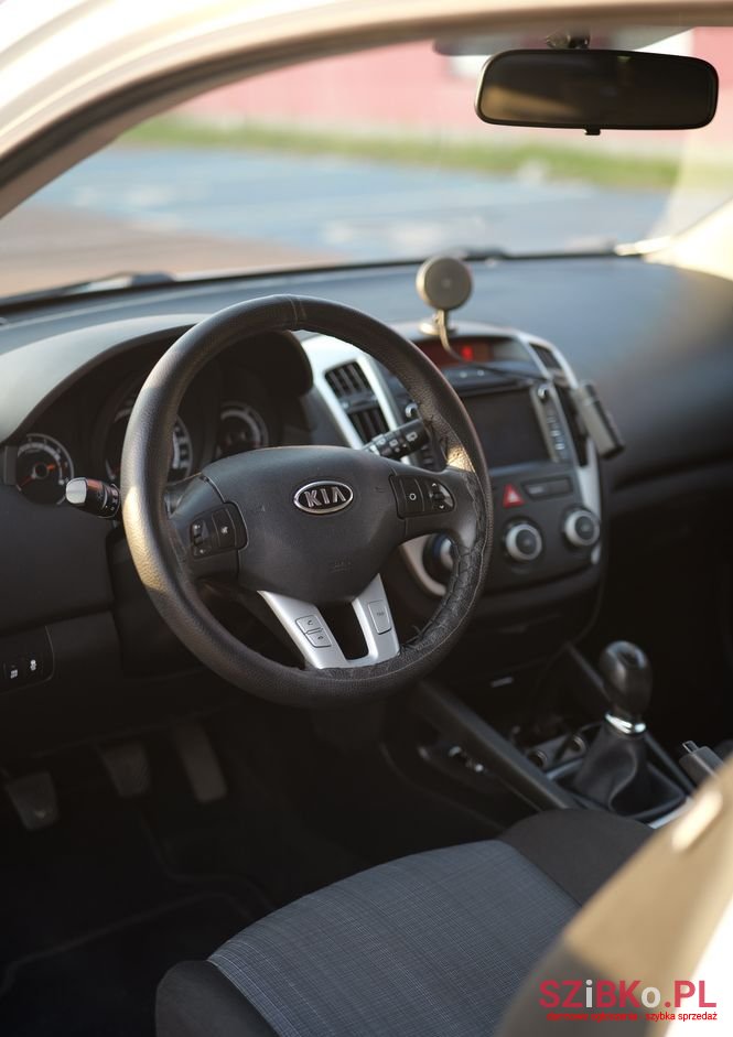 2009' Kia Proceed 1.4 L photo #6