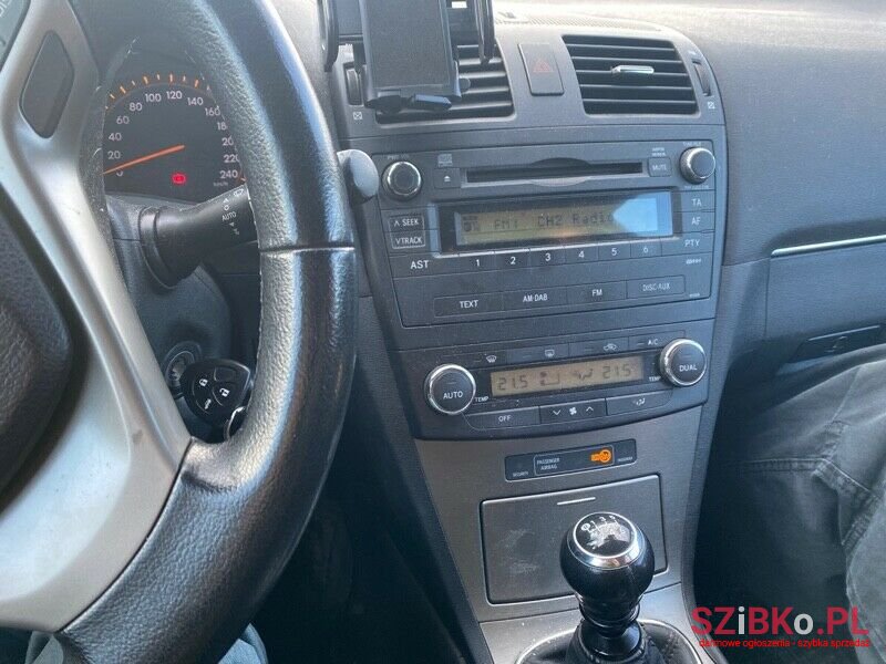 2009' Toyota Avensis photo #6