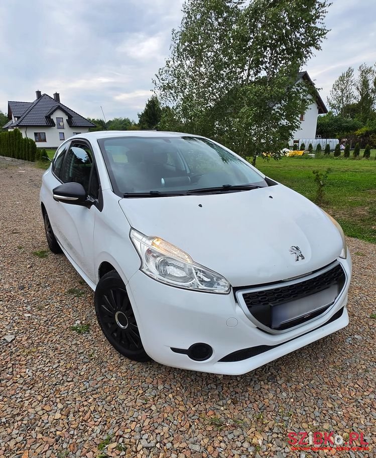2014' Peugeot 208 Puretech 68 Access photo #1