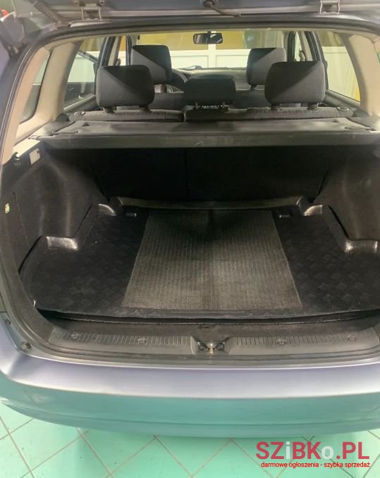 2004' Toyota Corolla photo #5