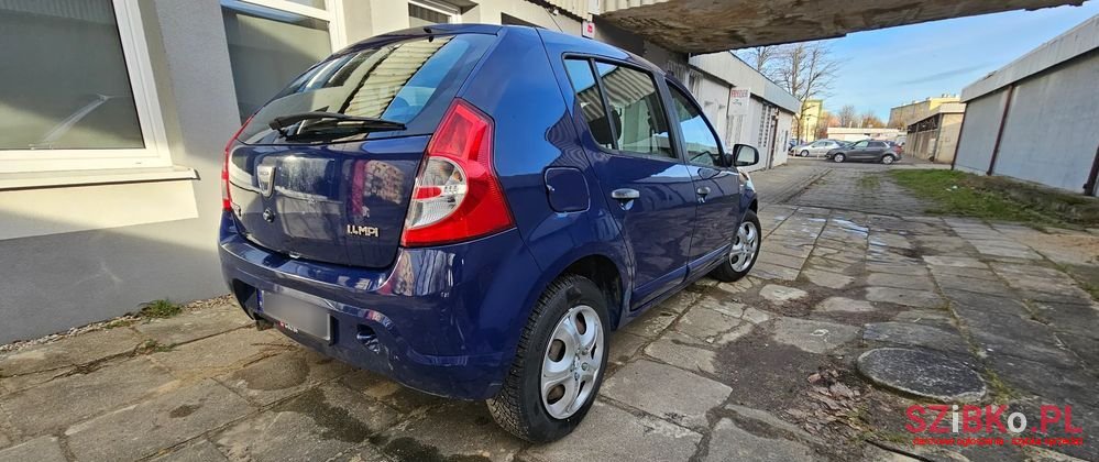 2008' Dacia Sandero photo #6