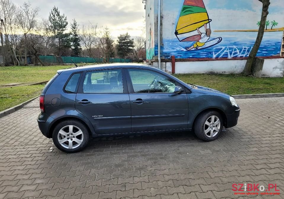 2008' Volkswagen Polo photo #6