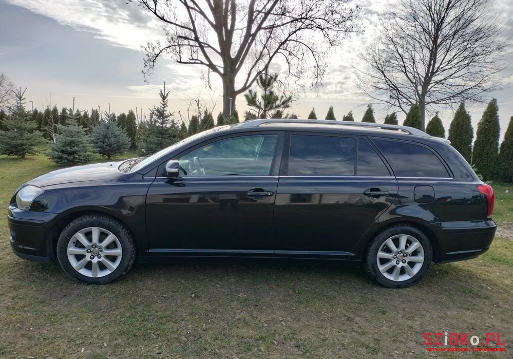 2008' Toyota Avensis photo #4
